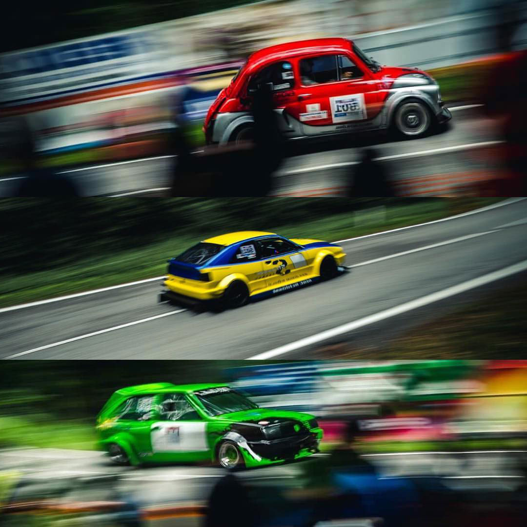 Drei Autos im Rennmodus